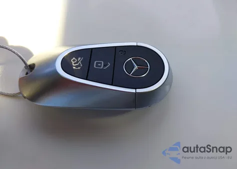 2022 Mercedes-Benz C 300 Sedan z USA, uszkodzony, nr VIN W1KAF4GB7NR030901